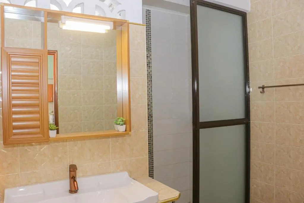 Private PENTHOUSE Apartment WIFI Streaming Sports and Parking