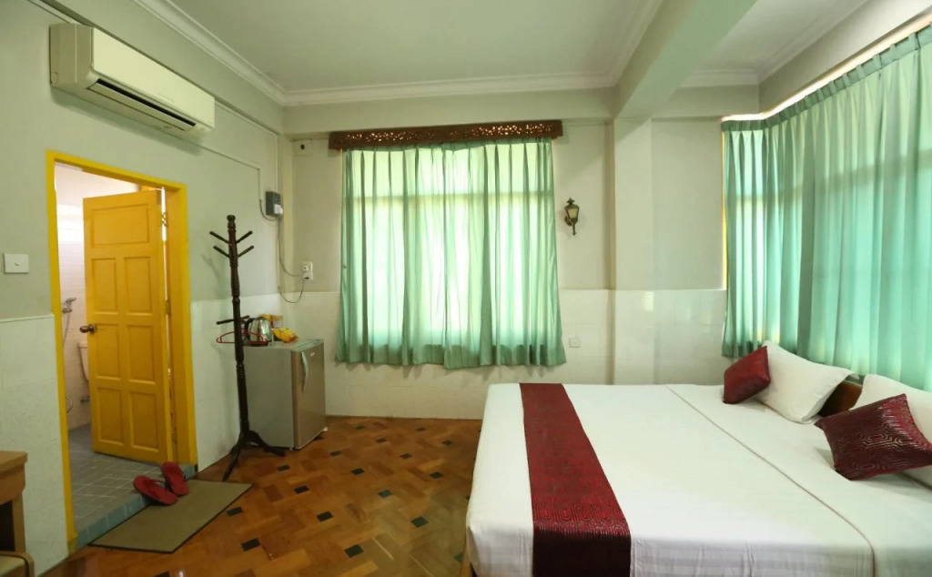 East Mandalay Hotel