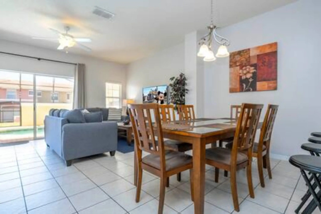 Cozy 3 BR w Private Pool