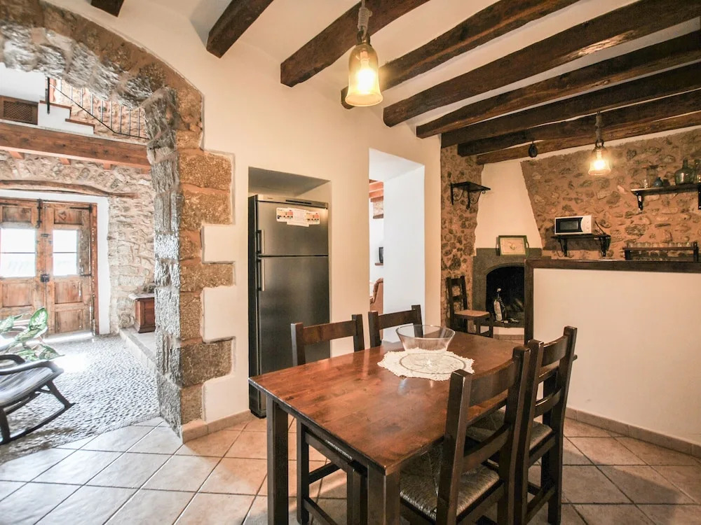 Cozy Cottage in Lloseta With Private Swimming Pool