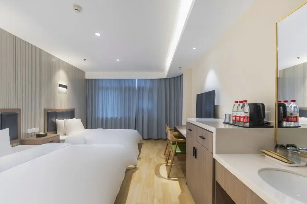 Happy Lane Hotel