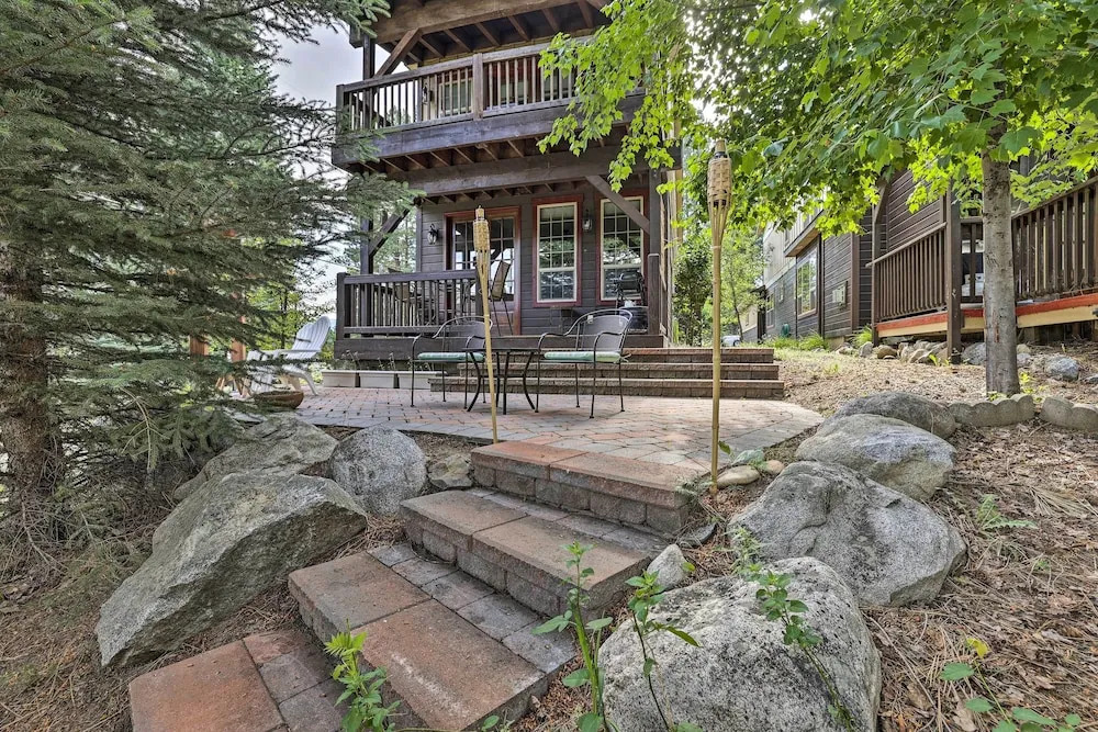 Chic House w/ Patio: 2 Blocks to Payette Lake!