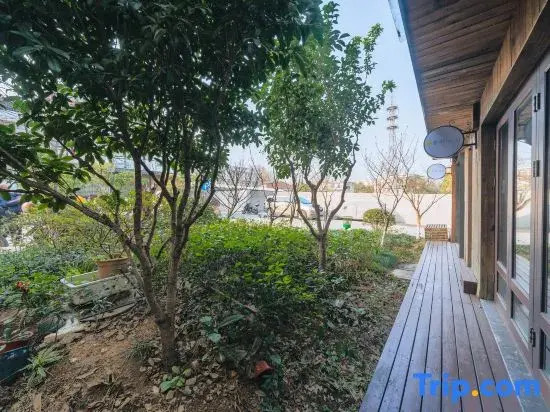西湖柒涧锦月民宿 Lakeside Moon Retreat
