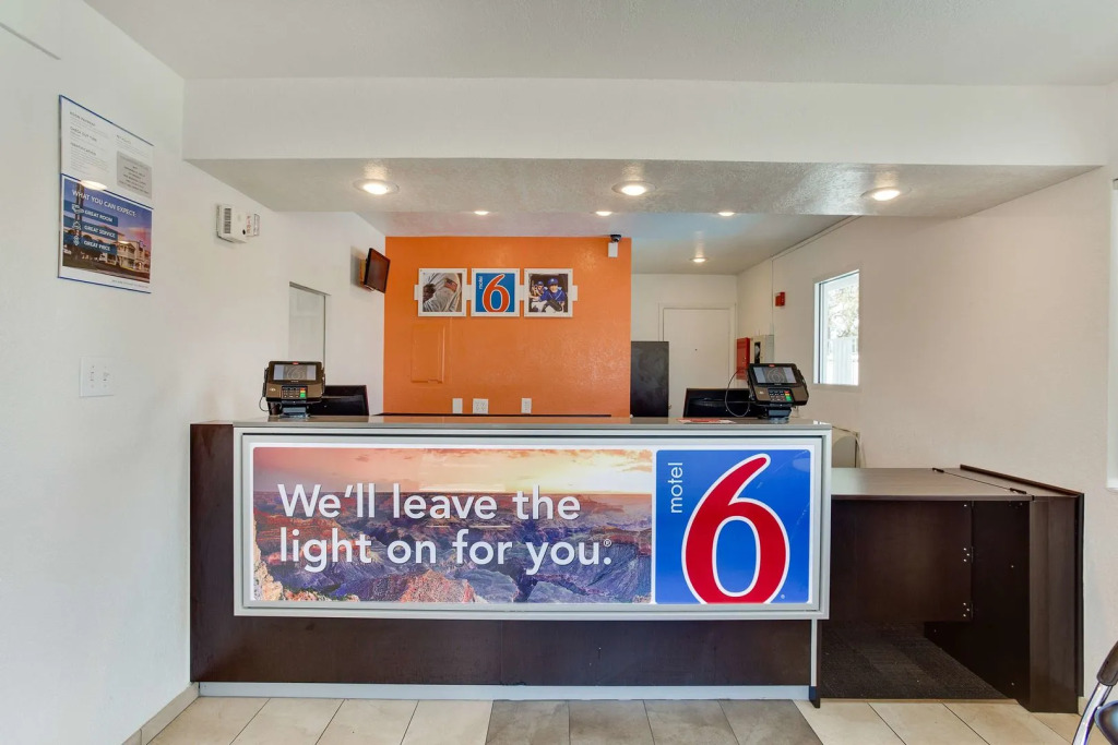 Motel 6-Albuquerque, NM - Carlisle