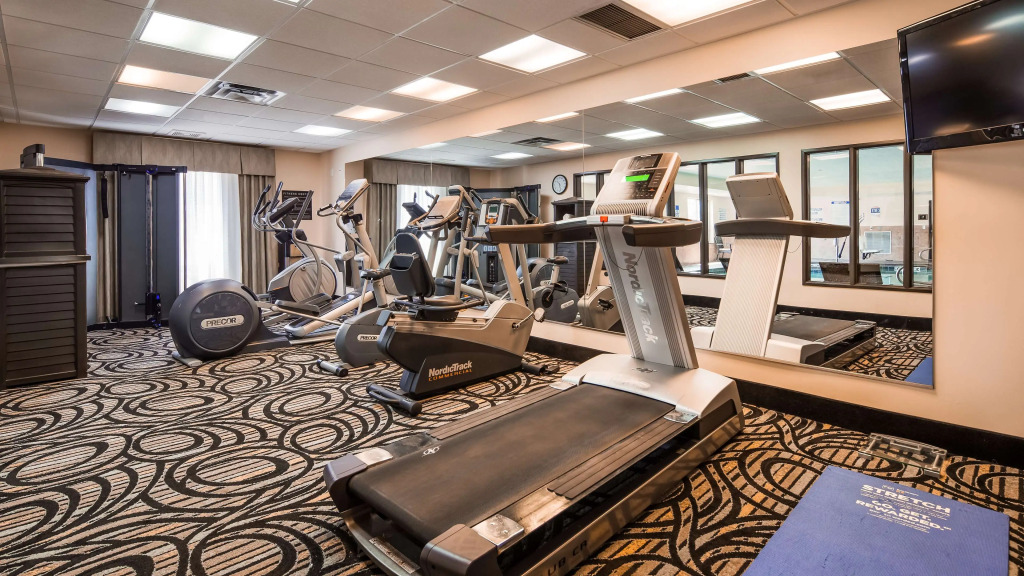 Best Western Plus Airport Inn & Suites