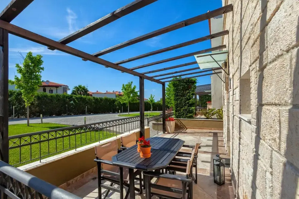 Sunny Villa Hanioti
