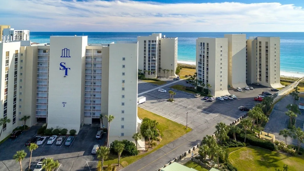 Shoreline 3042 Condo