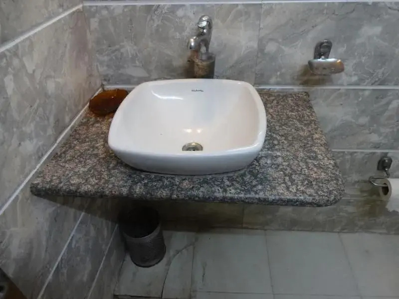 Hotel The INFINTY NEAR DELHI AIRPORT Breakfast,Dinner Include