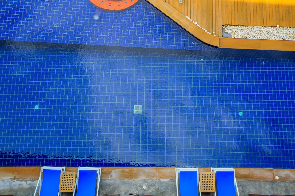 Elegant Pool Access Townhouse Near Beach