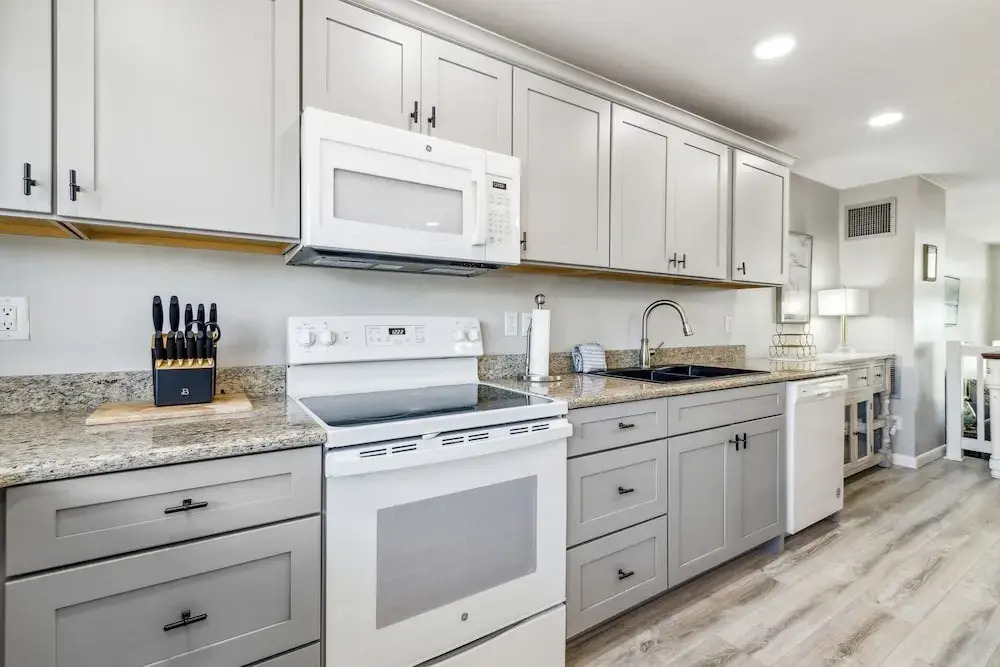 Sunlit Paradise in Amelia Island 3BR Beachfront Home