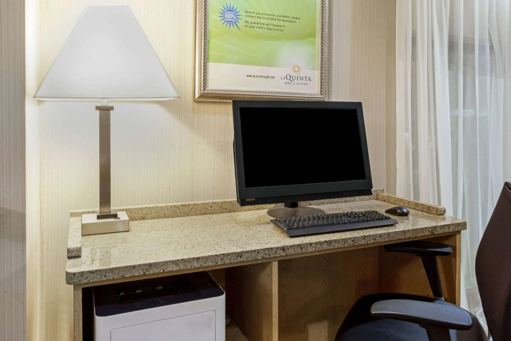 La Quinta by Wyndham Stamford / New York City