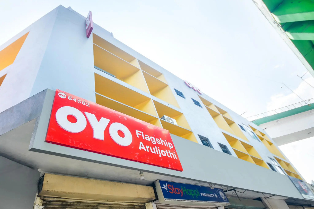 Hotel O Aruljothi Gandhipuram Bus Terminus