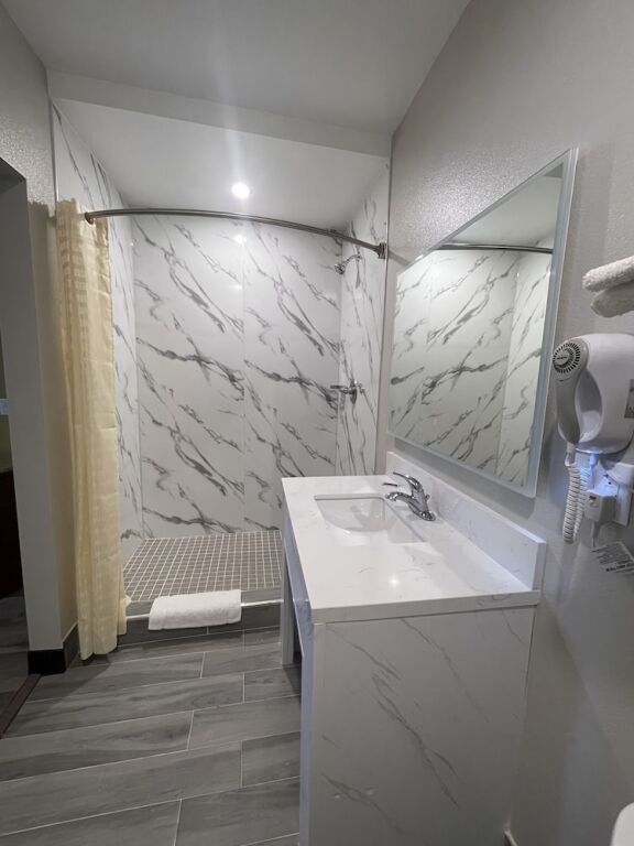 Stadium Inn & Spas