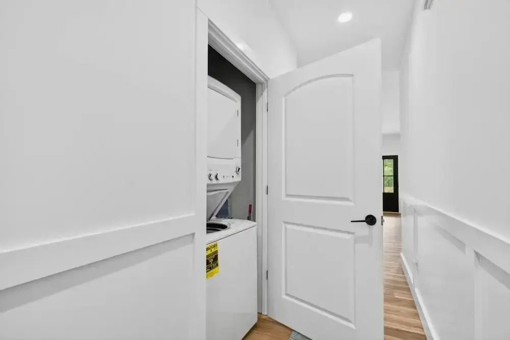 New Listing Luxury House 5 Min Walk to Beach