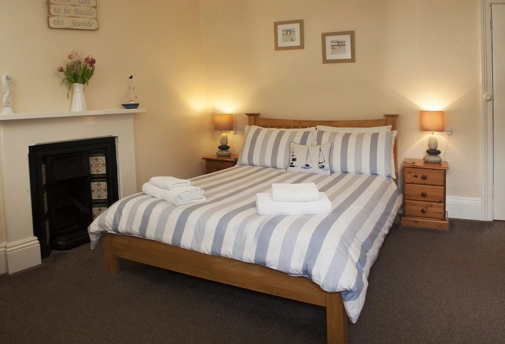 Colebrooke House