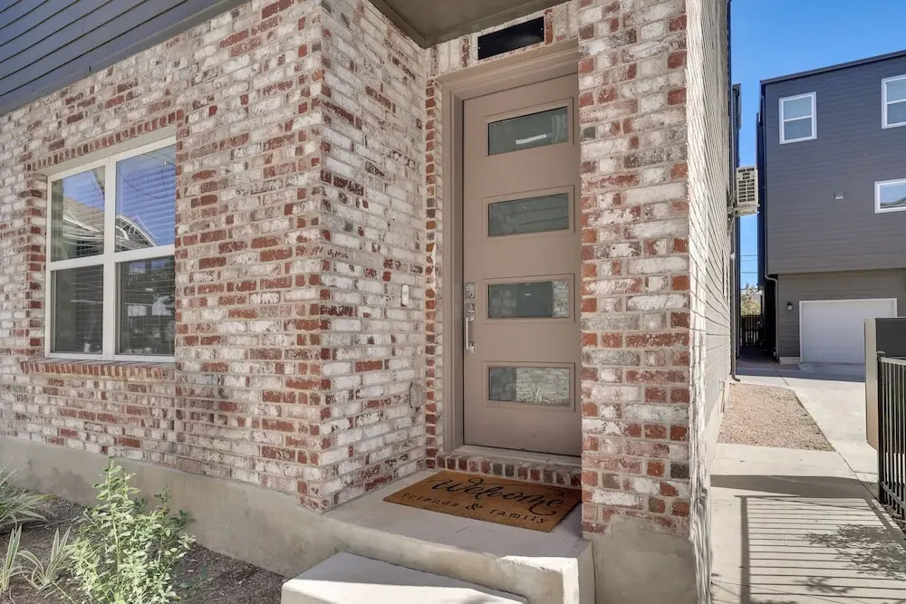 Modern Oasis: Steps to River Walk & Alamo Park!