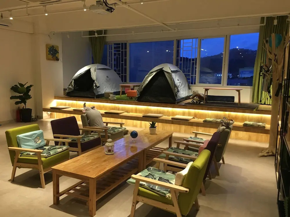 Phoenix Egg Youth Hostel