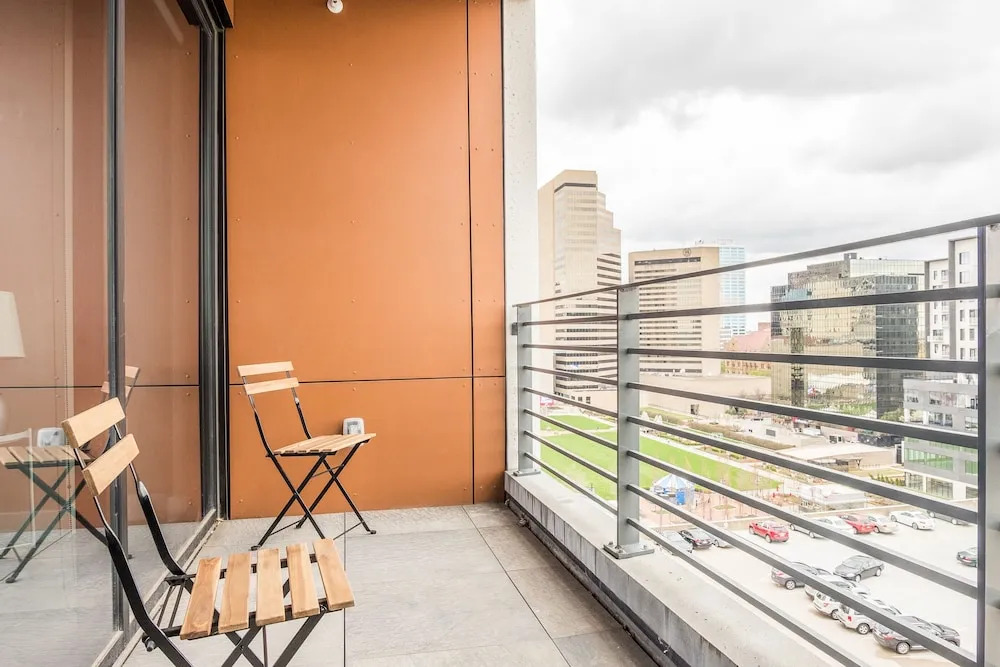 Downtown View Apartments with Parking