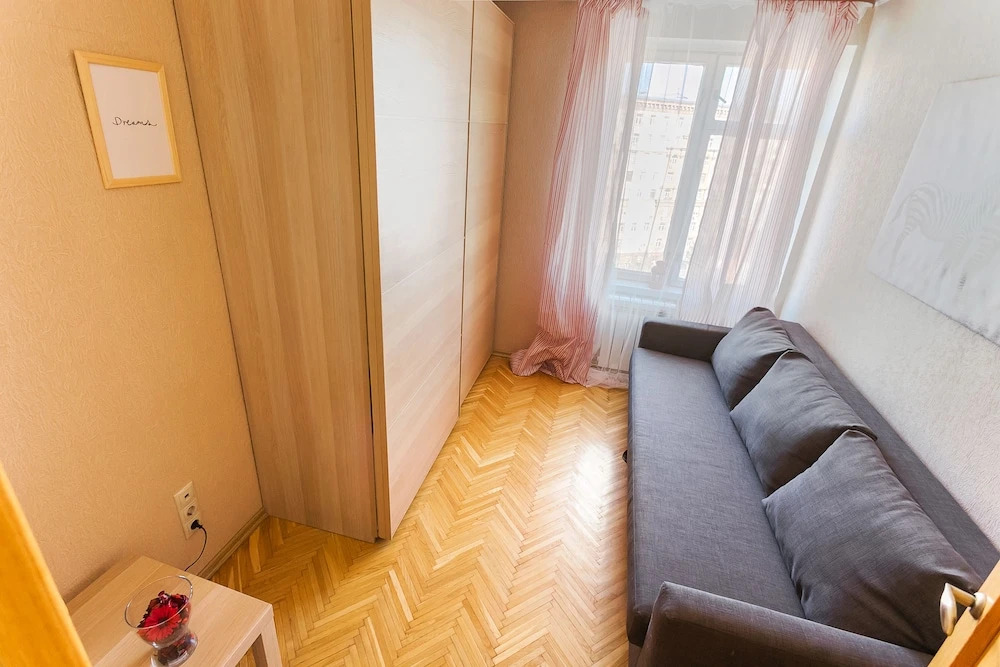 Apartment on Peschanaya 6