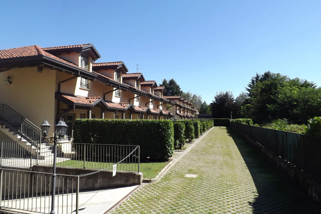 Отель Лонате-Поццоло Malpensa Inn