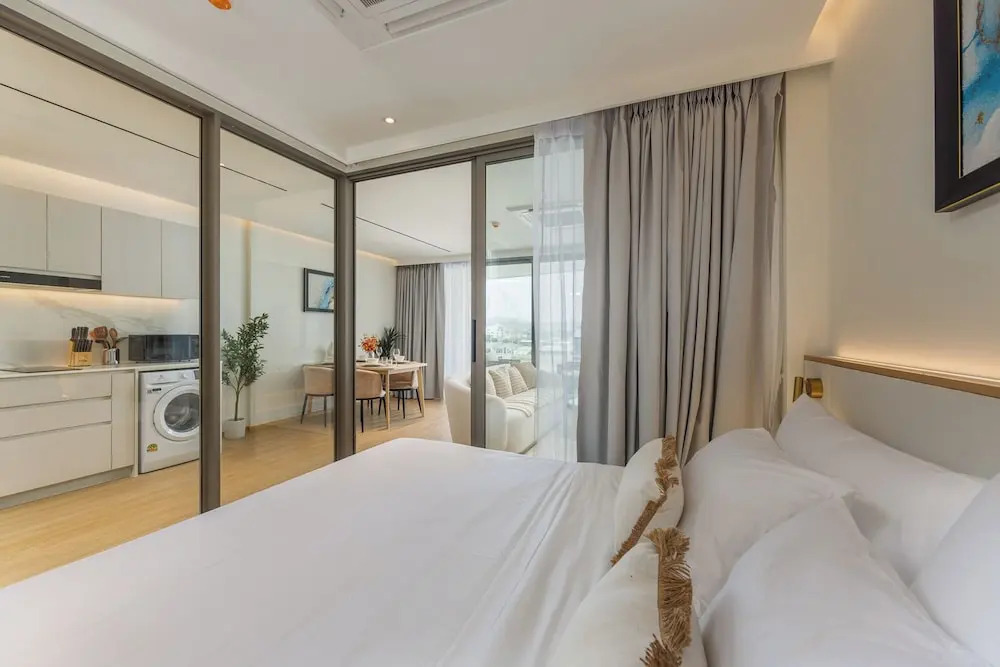 The Aqua Luxury Apart Hotel Waterfront