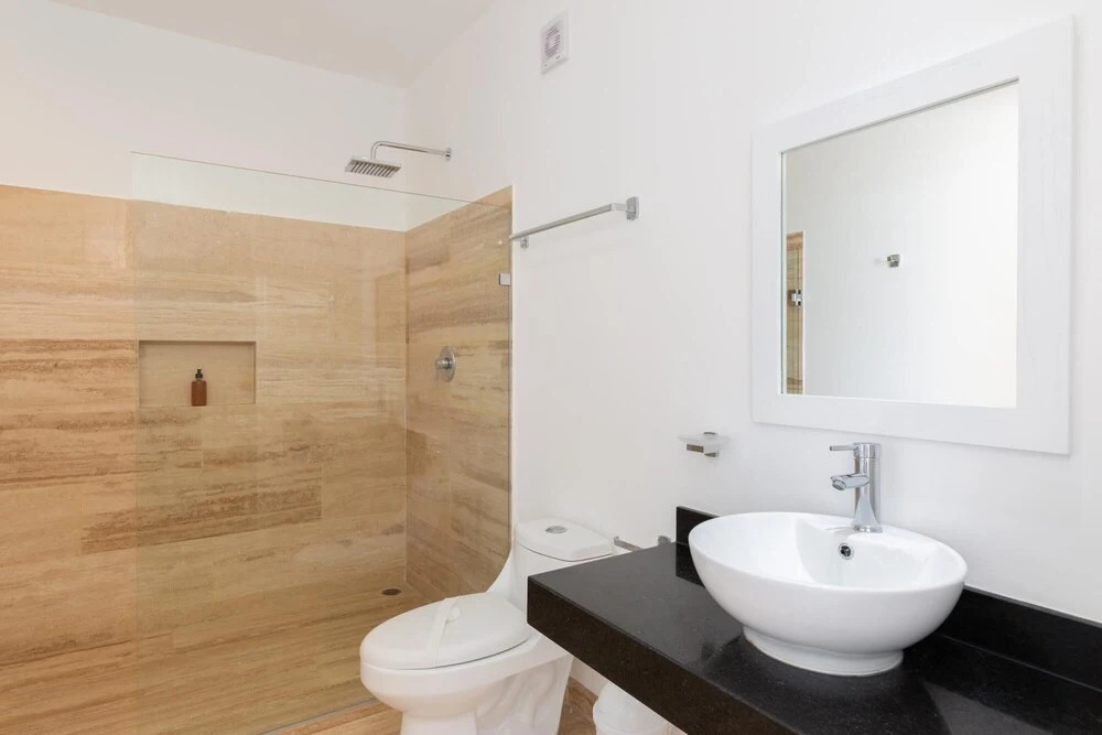 Amira Central 306