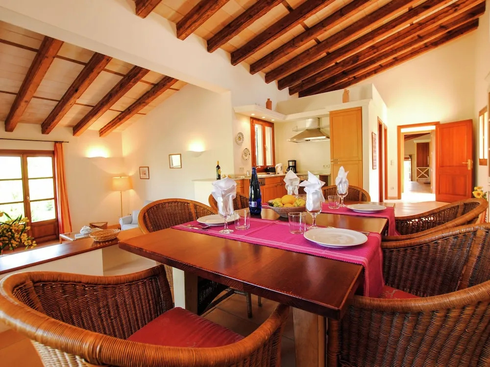 Ideal Holiday Home with Private Pool for Family & Friends