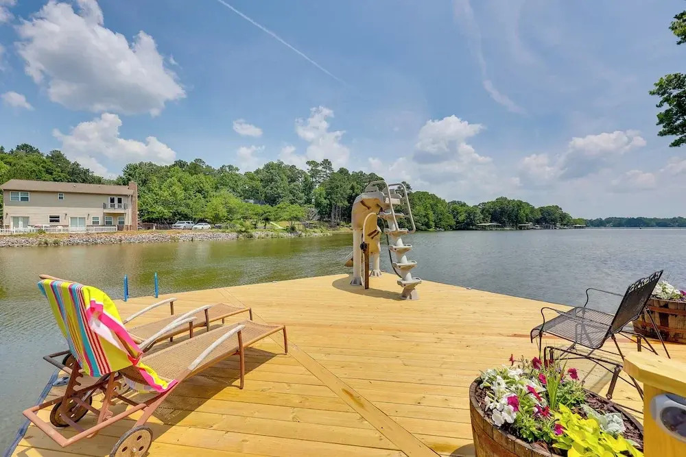 Lakefront Home w/ Kayaks & Dock in Hot Springs