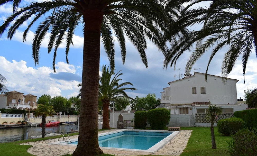 297-apartamento,piscina,parking Privado