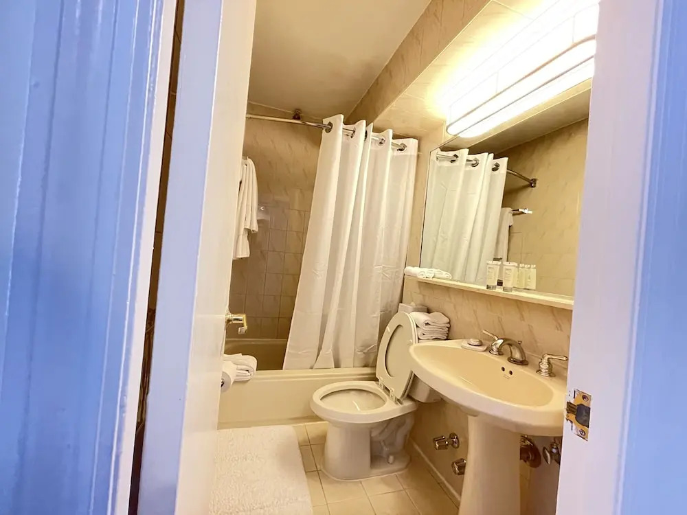 Garden Inn & Suites