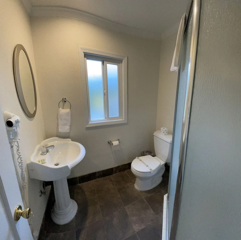 Sierra Woods Lodge