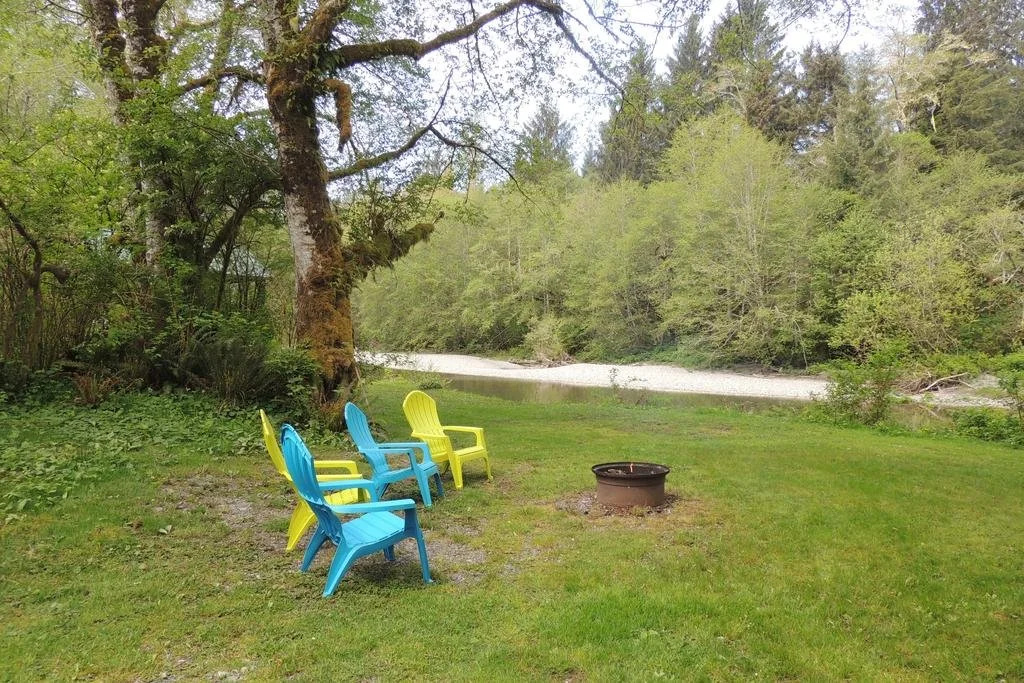 Remote Renfrew Riverside Retreat