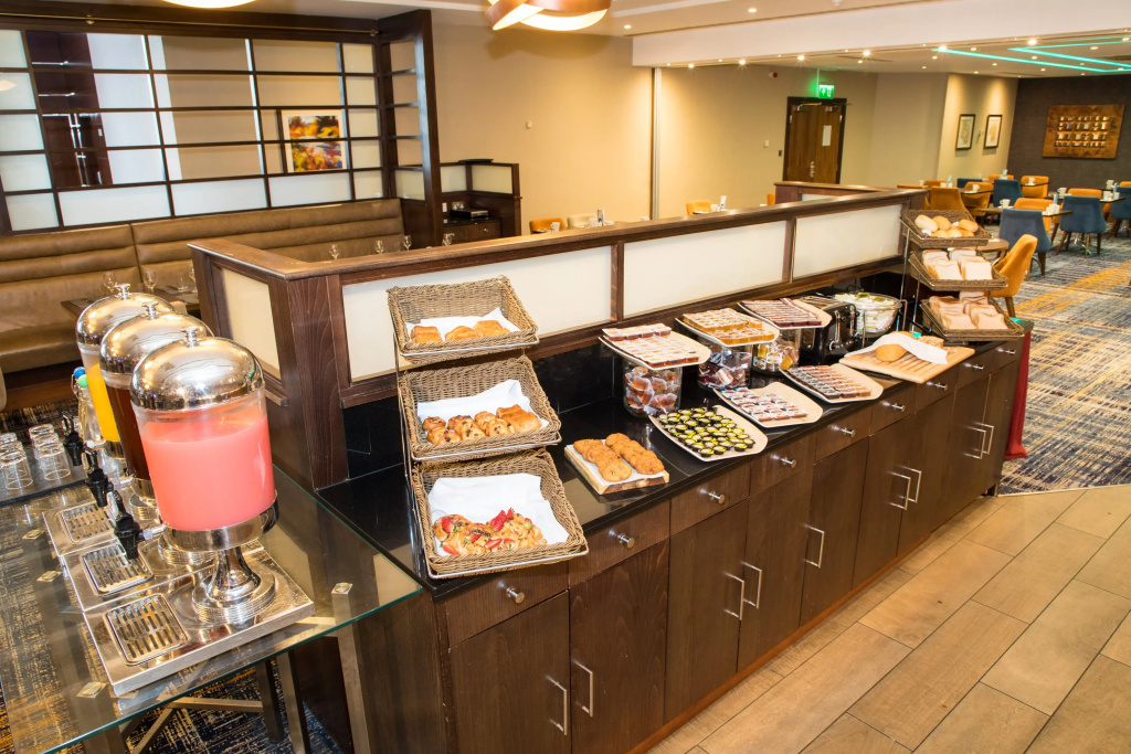 Crowne Plaza London - Gatwick Airport by IHG