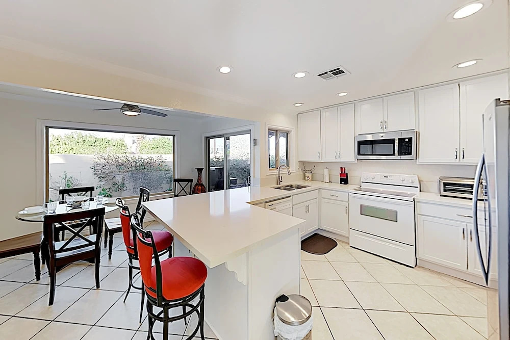 New Listing! Mountain-view W/ Private Pool 2 Bedroom Home