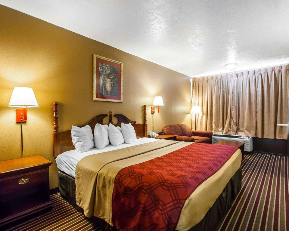 Econo Lodge Dyersburg I-155