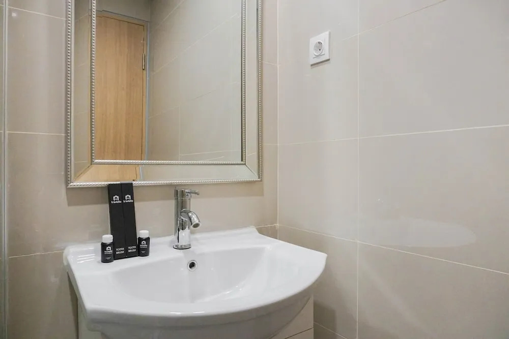 Big And Cozy 3br Apartment at Maqna Residence
