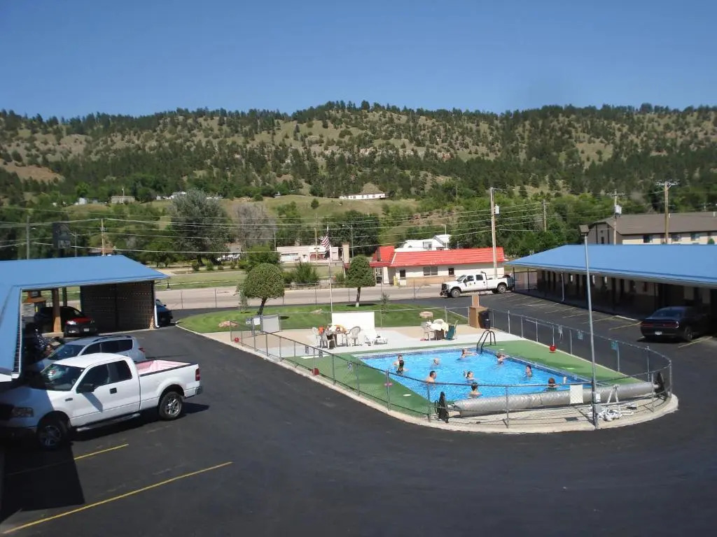 Hills Inn