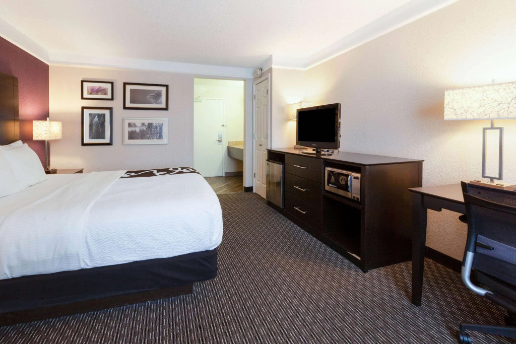 La Quinta by Wyndham Detroit Utica