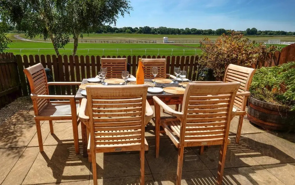 Central Stratford, 3 bedrooms, sleeps 6, easy walk to town, Parking, Self Catering, Great View