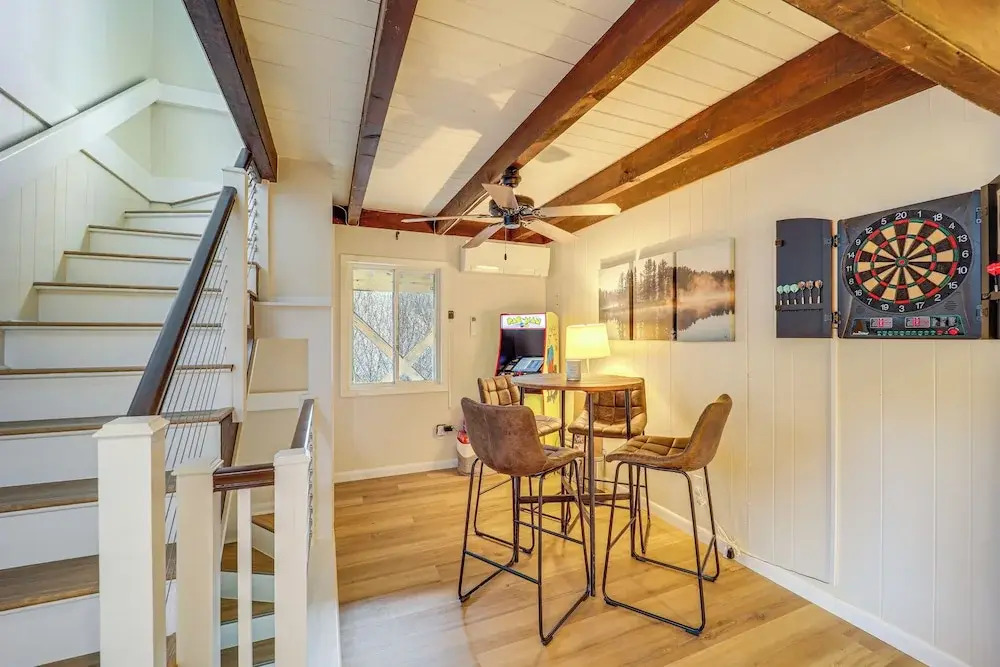 Hike, Ski & Soak: Beech Mtn Home w/ Views, Hot Tub