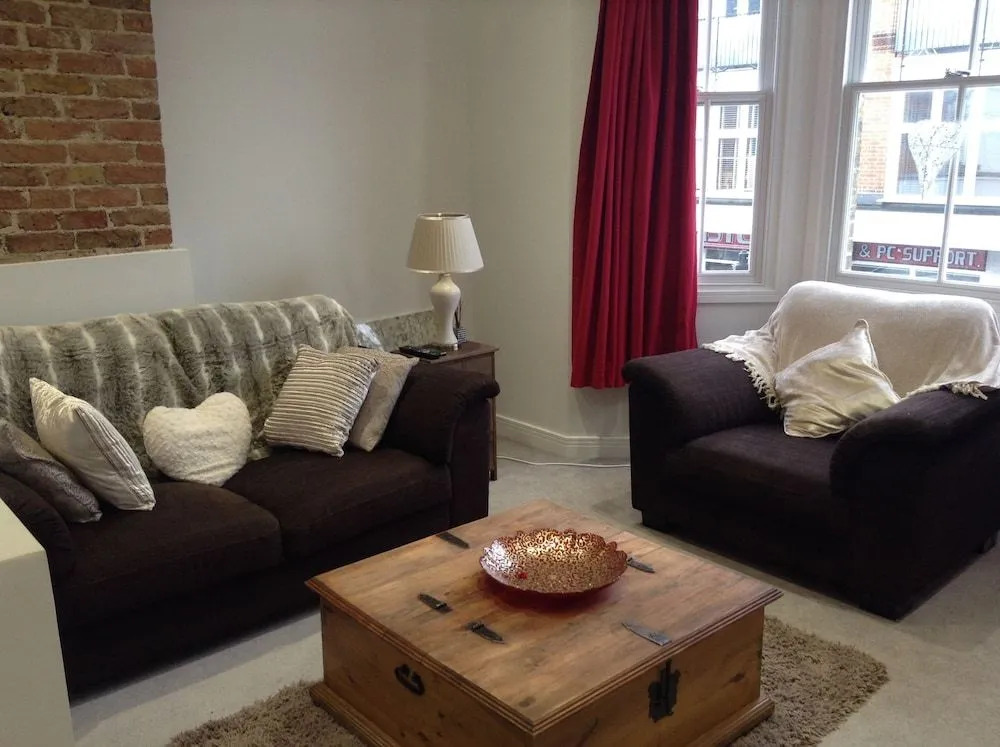 Stylish Home Central Windsor-Walk 2 All The Sights - By Tempstay