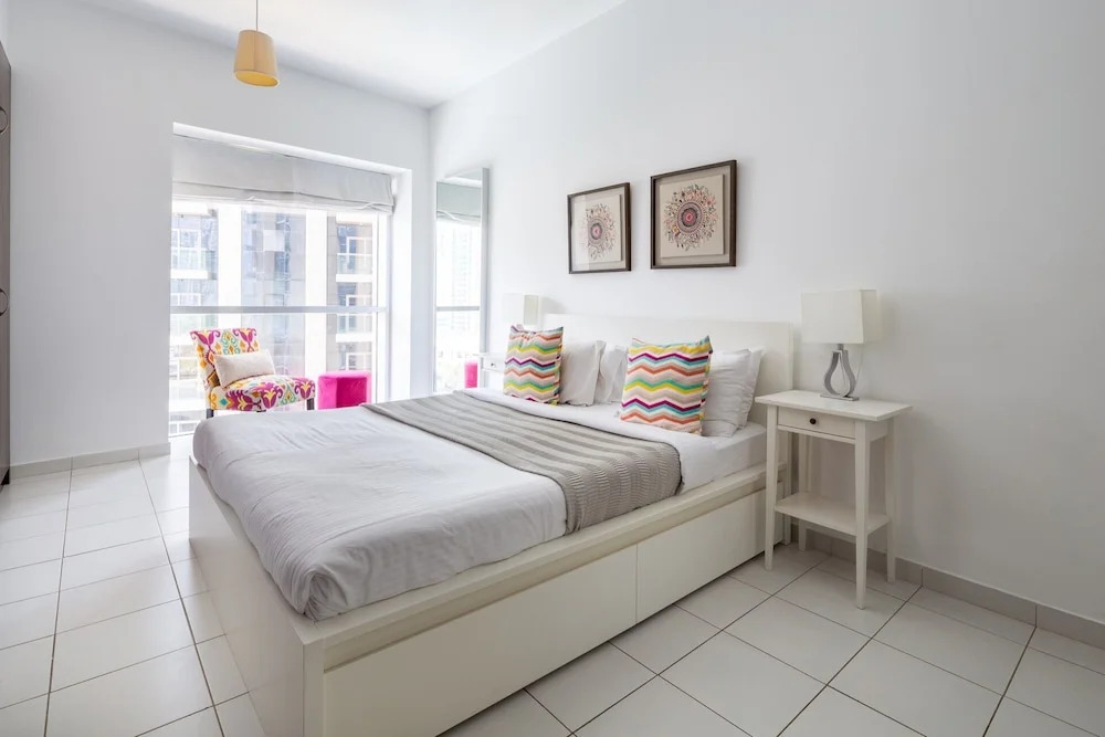 Modern + Bright 2BR With Dubai Marina Views!