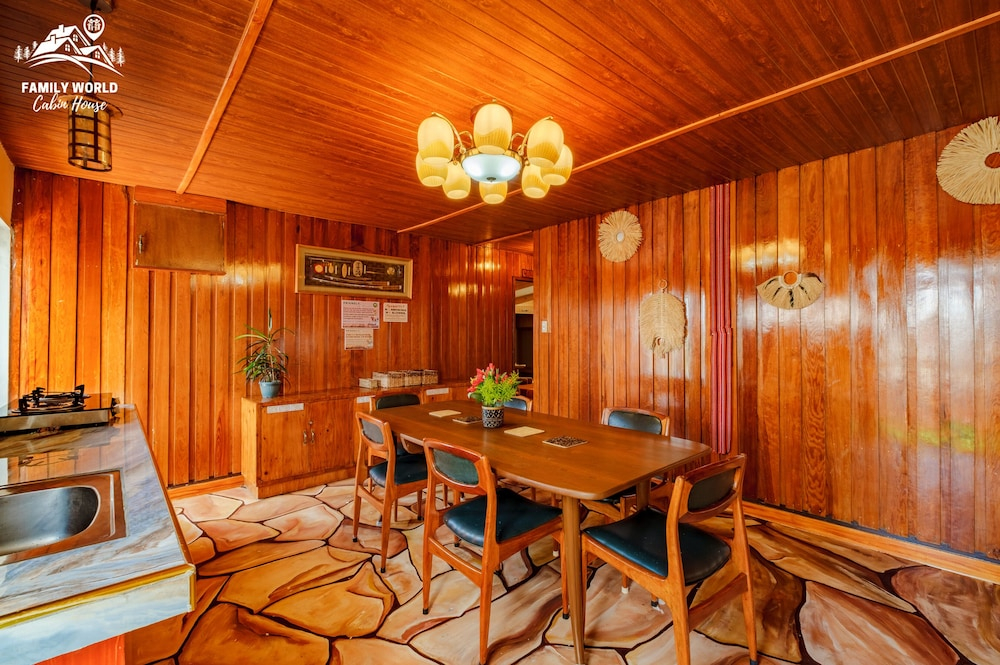 Family World Cabin House - Baguio City