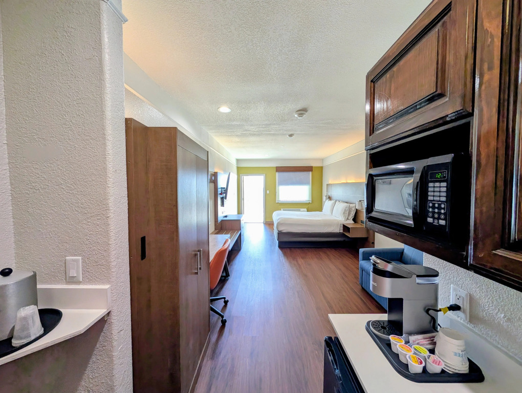 Holiday Inn Express & Suites Galveston West-Seawall by IHG