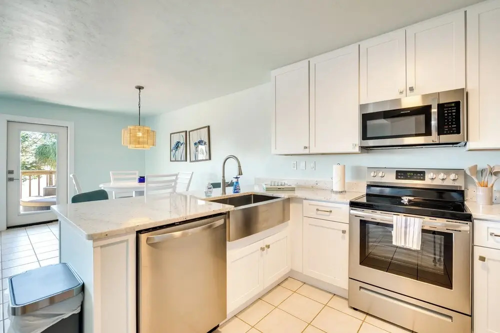 Cedar Key Condo w/ Balcony & Gulf Views!