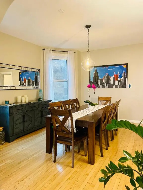 Sunny, Spacious, 3BR 1BA Davlin INN Chicago