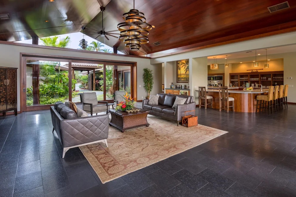 Blue Lagoon 7 Bedrooms 5 Bathrooms Home