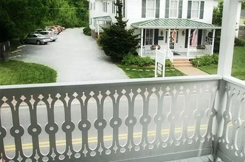 Five Gables Inn And Spa