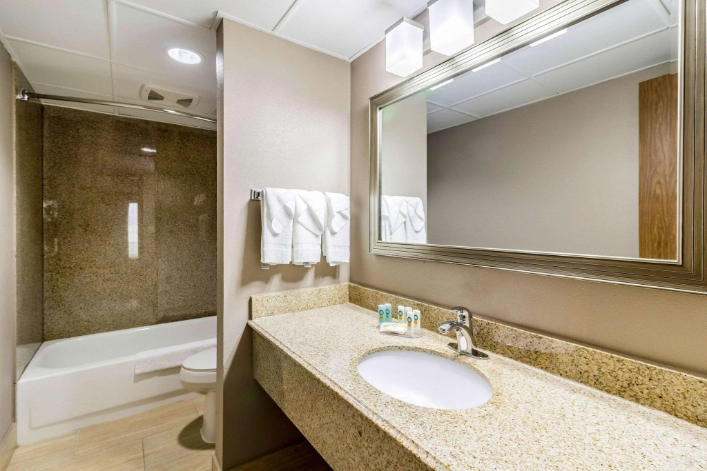 Quality Inn & Suites Arden Hills - Saint Paul North