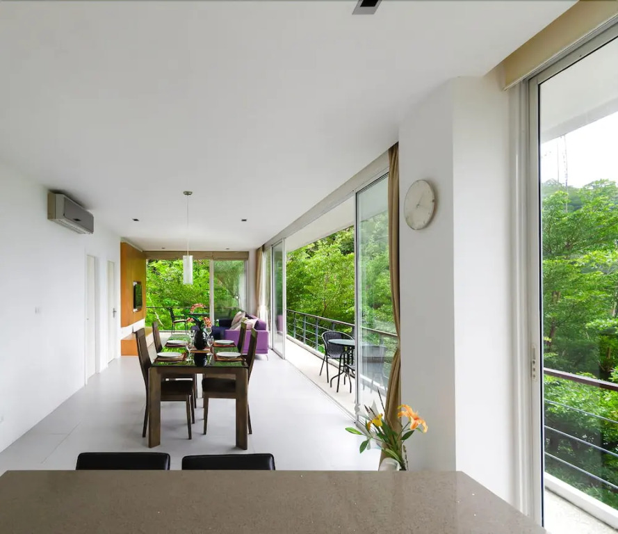 Natural Sea View 2 Bedrooms Apartment